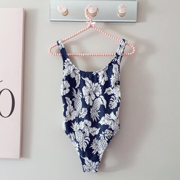 NWT Seafolly blue, white & black tropical floral print one piece swimsuit, 6 - Picture 16 of 16